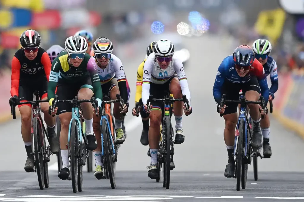 Paula Blasi gana la Amstel Gold Race: primera española en la historia de la clásica
