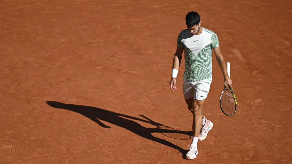 Lesión de Carlos Alcaraz en muñeca derecha: impacto en el ranking y en Roland Garros 2026