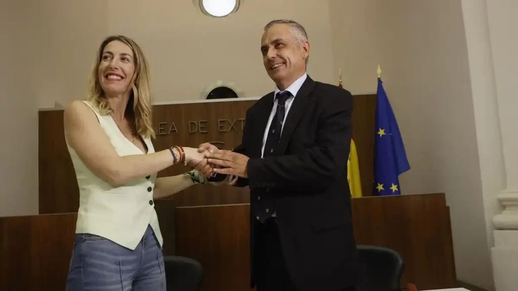 Formación Gobierno Extremadura 2026: PP y Vox definen estructura tras toma de posesión de María Guardiola