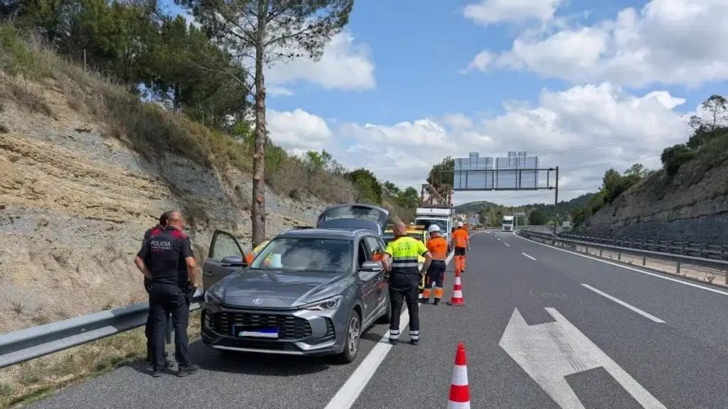 Parto en autopista C-16: qué dice la ley y cómo actuó el SEM en emergencia