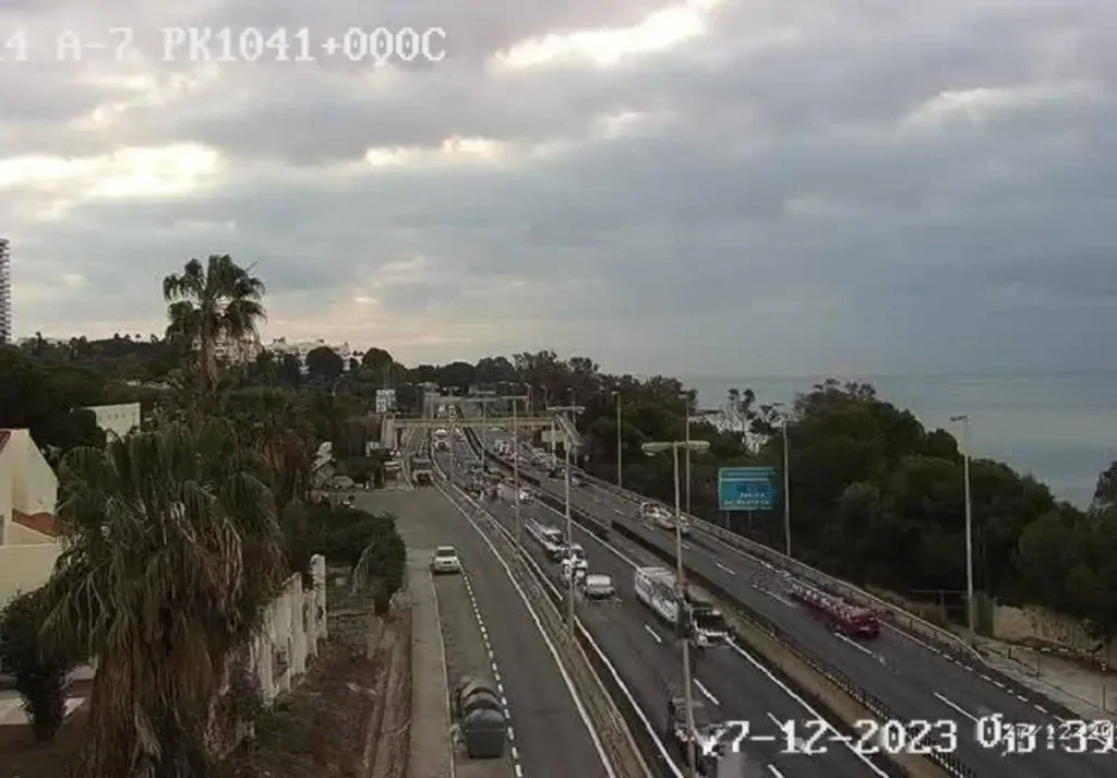 Accidente múltiple MA-20 Málaga: retenciones de 4 km y cierre parcial del carril