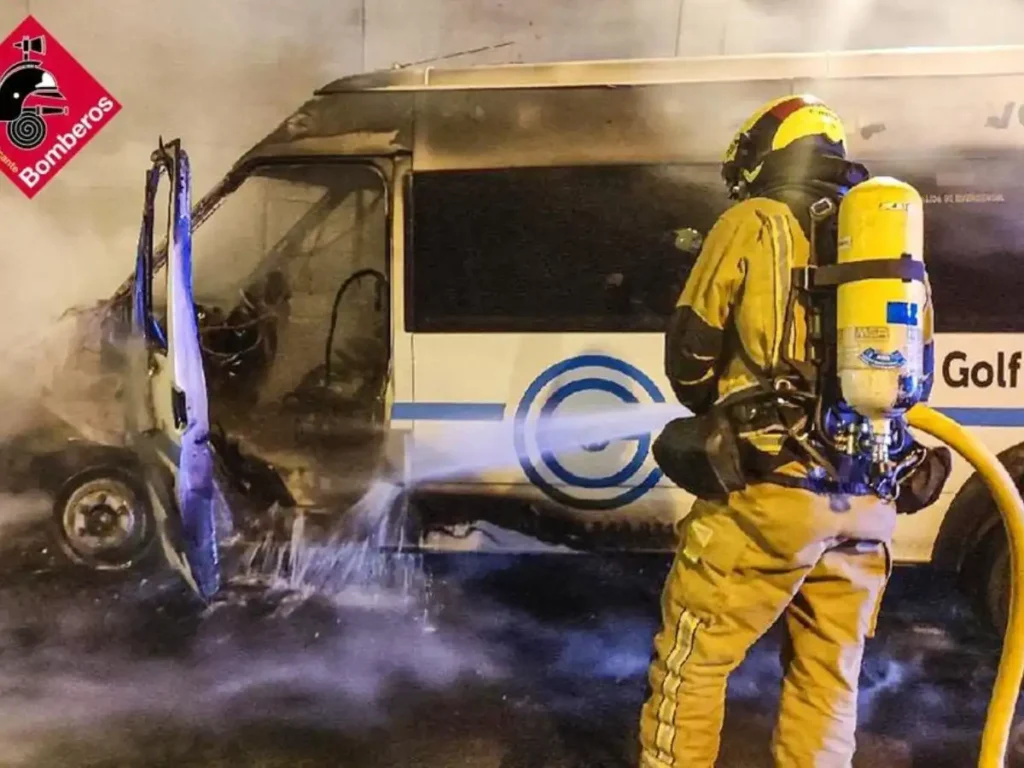 Incendio de furgoneta en AP-7 Marbella: causas, impacto y protocolos de emergencia