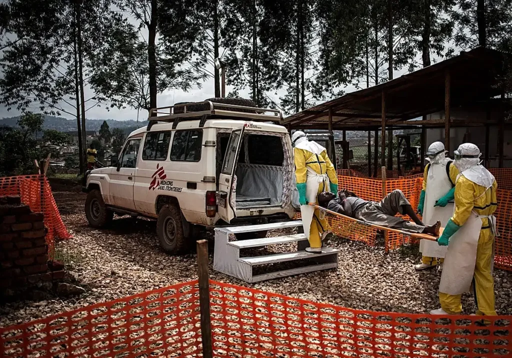 Brote de ébola en República Democrática del Congo: 65 muertos y riesgo transfronterizo