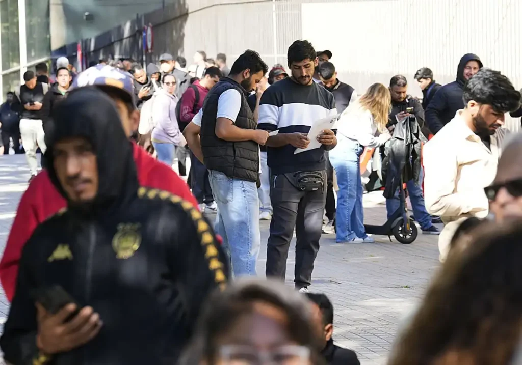 Riesgos de la regularización masiva de inmigrantes en España: seguridad, economía y marco legal