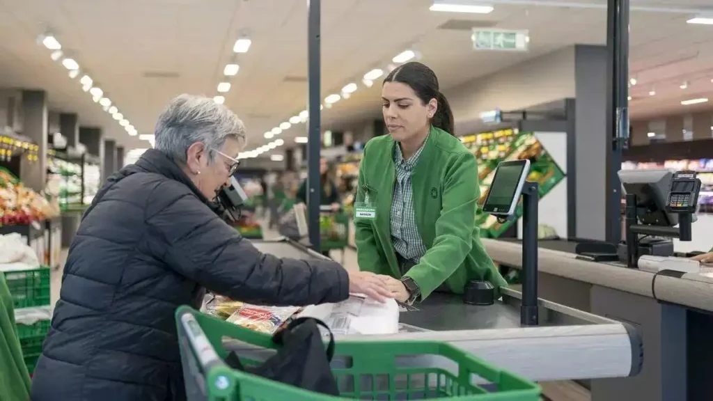 Tique digital vs tique impreso: ¿qué dice la ley y cuánto ahorra en España?