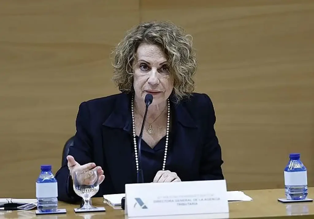¿Qué implica la salida de la directora de la Agencia Tributaria en plena investigación de las joyas de Zapatero?