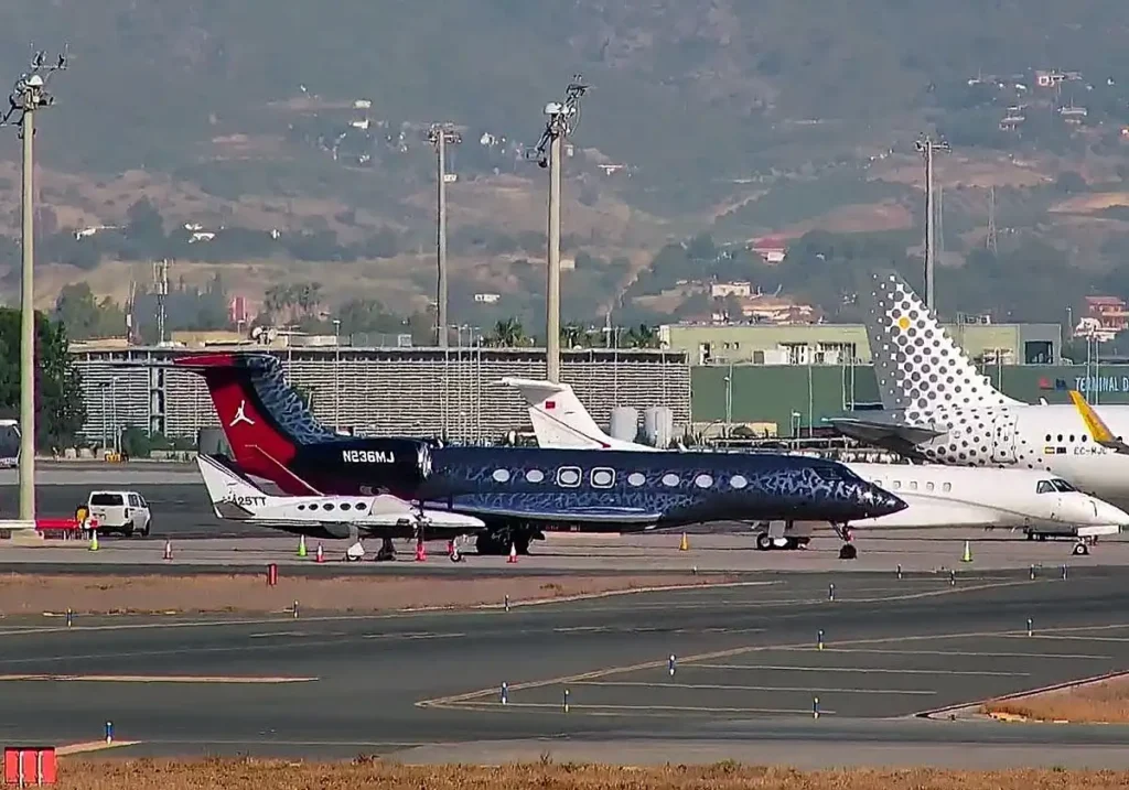 Jet privado de Michael Jordan en Málaga: ¿qué revela su llegada sobre el turismo de élite y la regulación aérea en España?