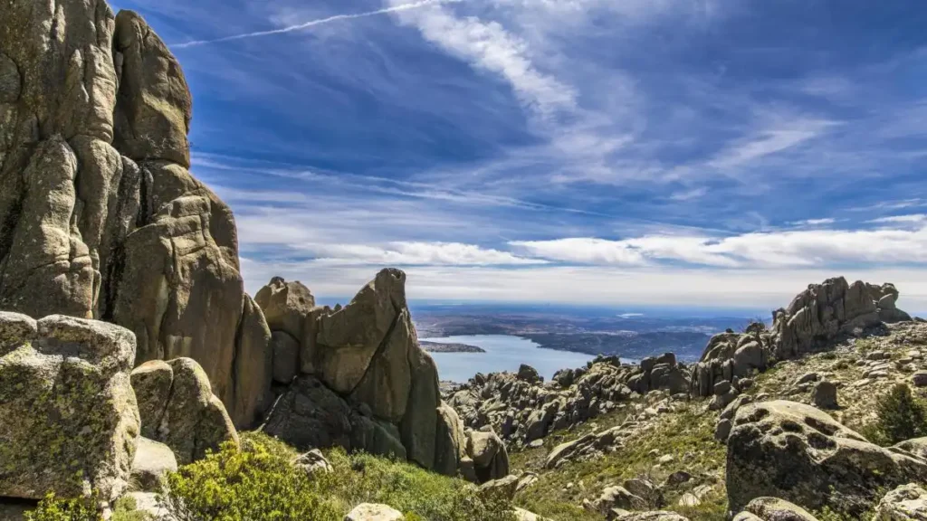 Baño prohibido en Sierra de Guadarrama: ¿dónde sí se puede nadar en Madrid en 2026?
