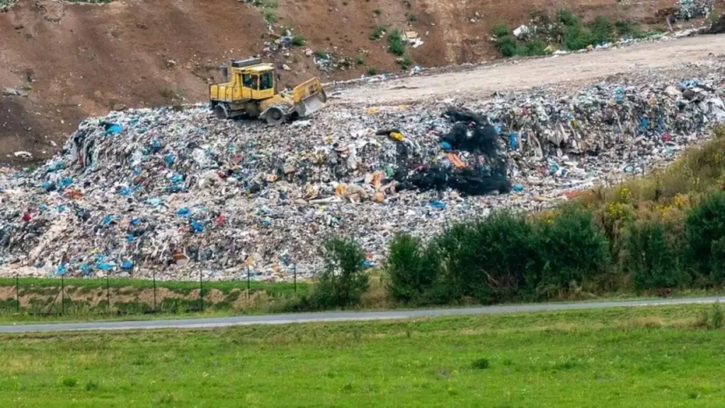 Contaminación por amianto en Alcorcón: denuncia ambiental en suelos protegidos