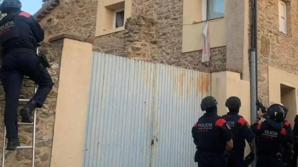 Detención por tráfico de drogas en Cornellà de Llobregat: ¿qué implica legalmente el hallazgo de cocaína y hachís?