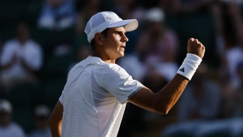 Rafa Jódar en tercera ronda de Wimbledon: cómo la suspensión por falta de luz cambió su partido
