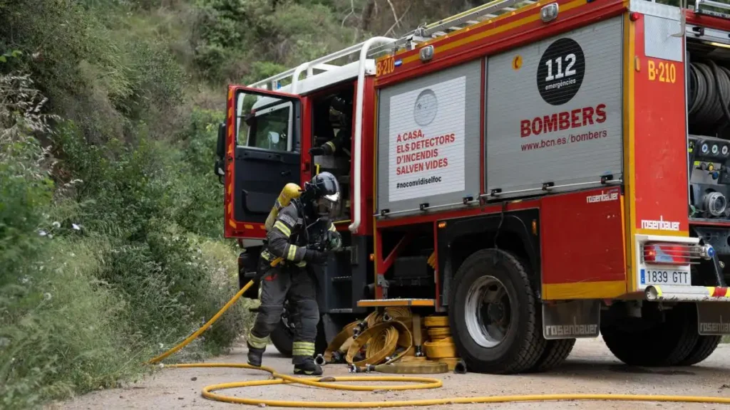 Incendio de Gavà 2026: confinamiento, zonas afectadas y marco legal de responsabilidad