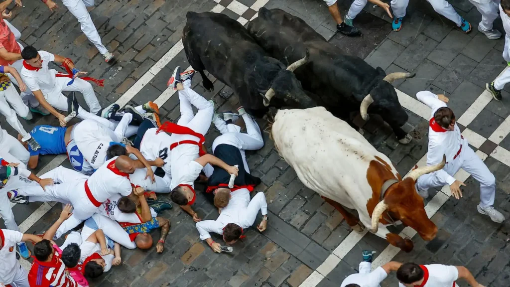 Encierro San Fermín 2026: calendario completo, horarios y ganaderías participantes