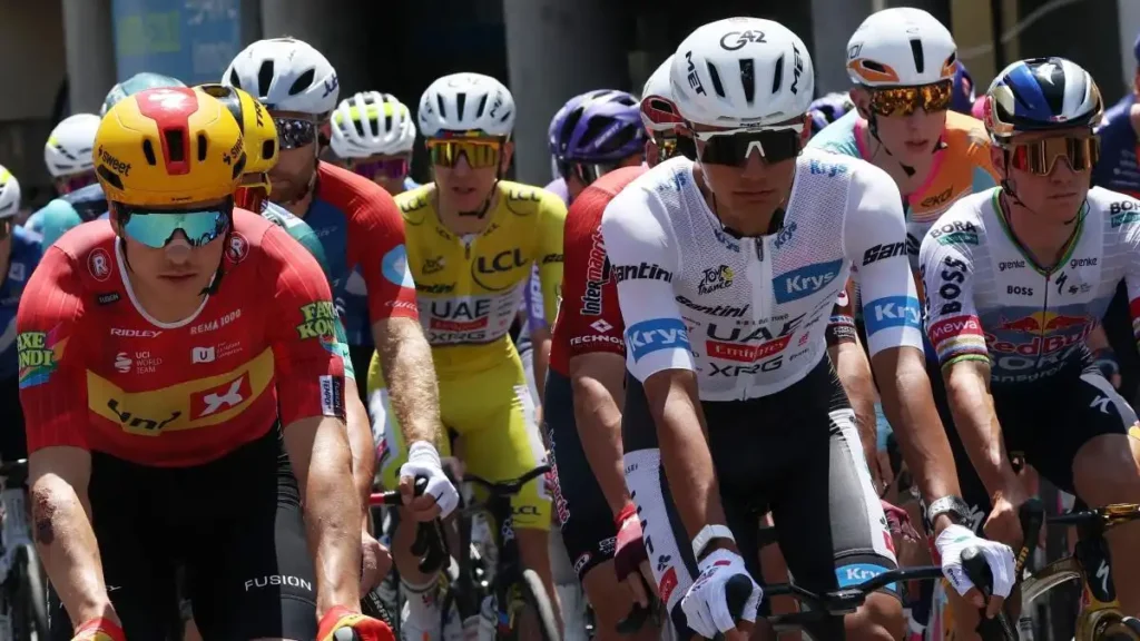 Jóvenes en el Tour de Francia: ¿Qué significa la irrupción de Del Toro, Seixas y Ayuso?
