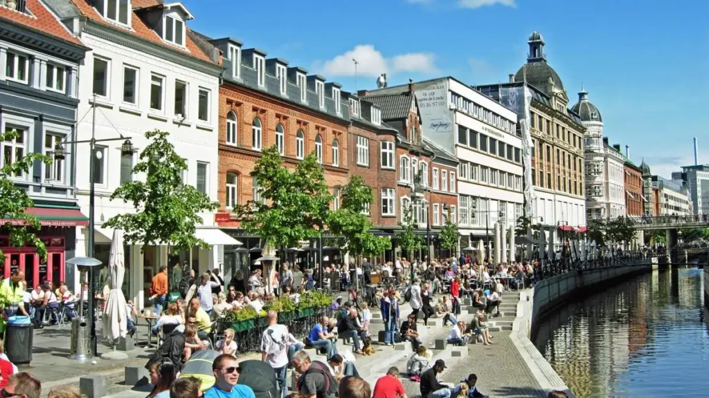 Aarhus Dinamarca turismo: qué ver, cómo llegar y por qué visitarla en 2024