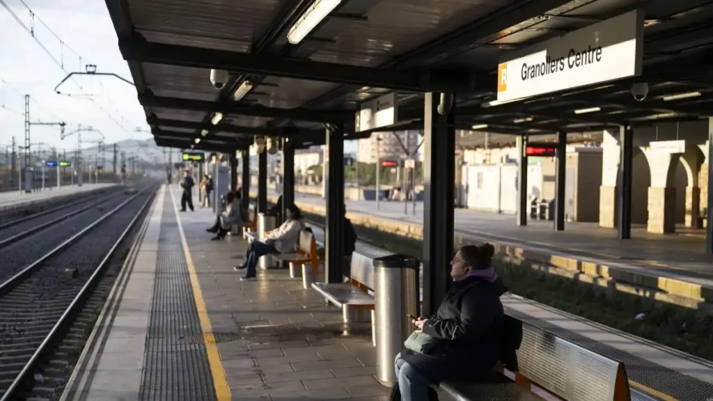 Cortes en Cercanías Barcelona R2: impacto en movilidad y respuesta institucional