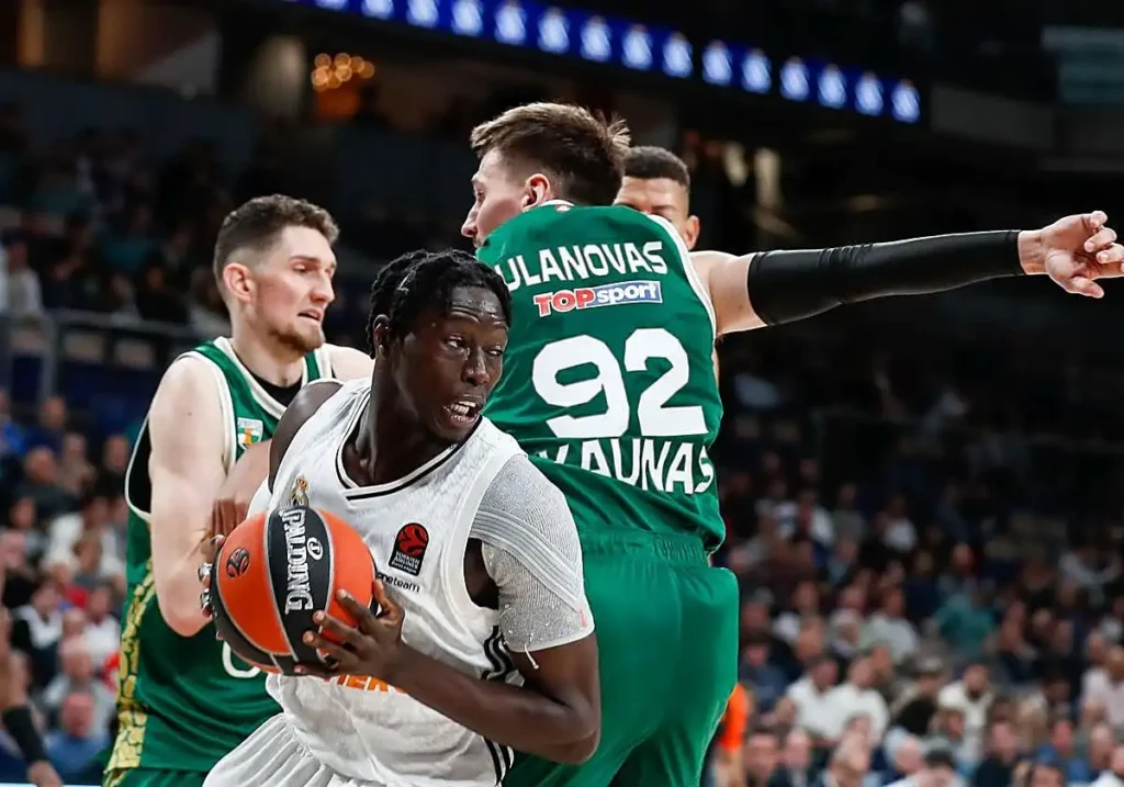 El Real Madrid retiene a Ndiaye: un 100% más de ejercicio del derecho de tanteo que en 2025