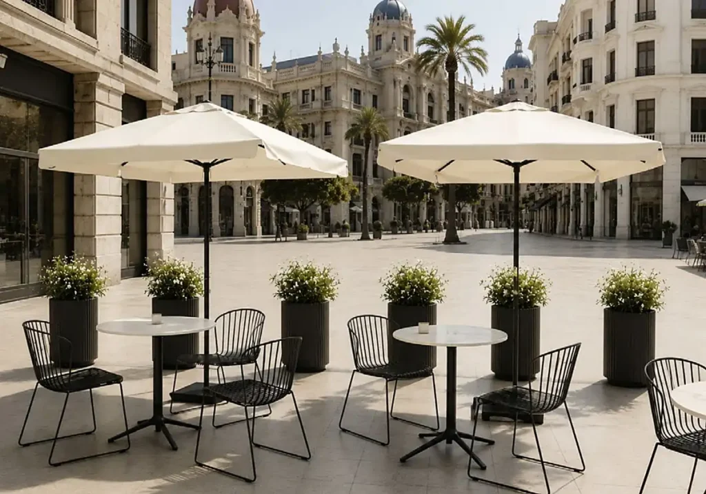 Terrazas en Valencia: cómo el modelo unitario de la plaza del Ayuntamiento impulsa el turismo y el comercio local